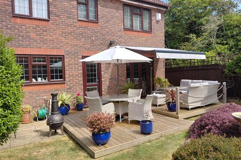 Kalana Stoke Road, Bishops Cleeve, Cheltenham, GL52 8XT