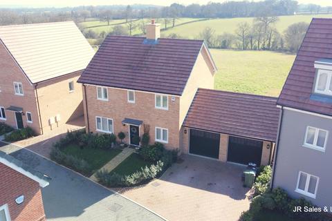 4 bedroom detached house for sale, St Johns Road, Goffs Oak