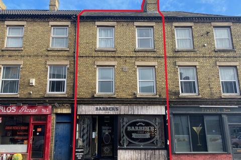 Retail property (high street) to rent, South Street, Bourne