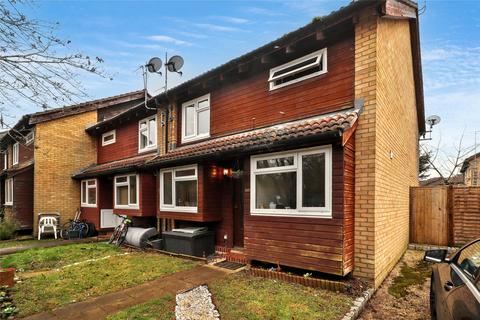 1 bedroom end of terrace house for sale, Willowmead Close, Surrey GU21