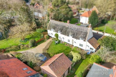 4 bedroom detached house for sale, Newmarket Road, Cringleford