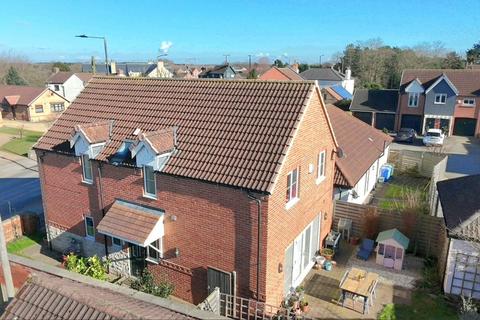 10 Briars Fold, Blaxton, Doncaster, DN9 3FF