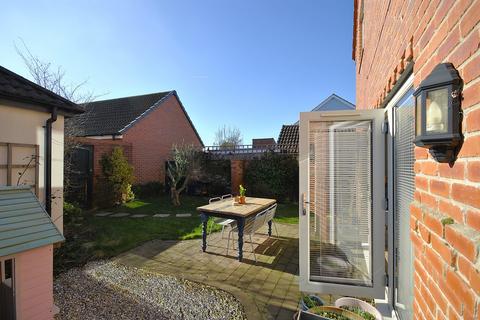 10 Briars Fold, Blaxton, Doncaster, DN9 3FF