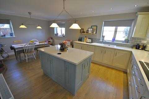 10 Briars Fold, Blaxton, Doncaster, DN9 3FF