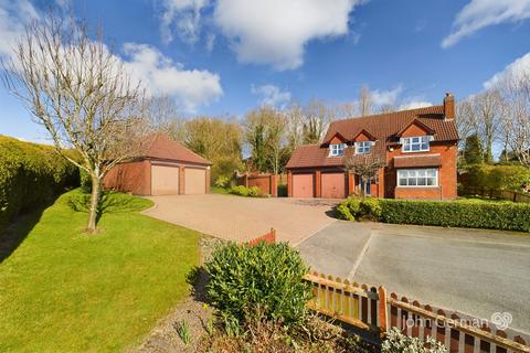 4 bedroom detached house for sale, Latham Close, Burton-on-Trent