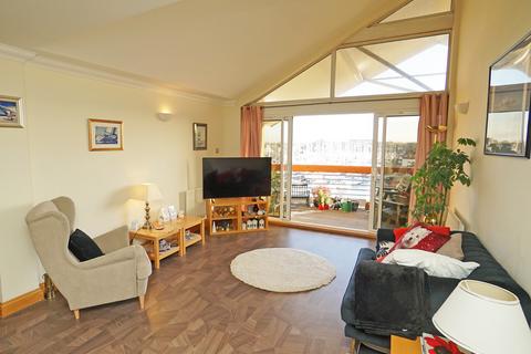 2 bedroom apartment for sale, Lock Approach, Portsmouth PO6