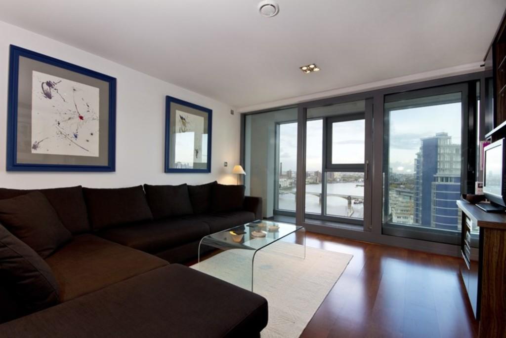 Living Area &amp; Access to Wintergarden
