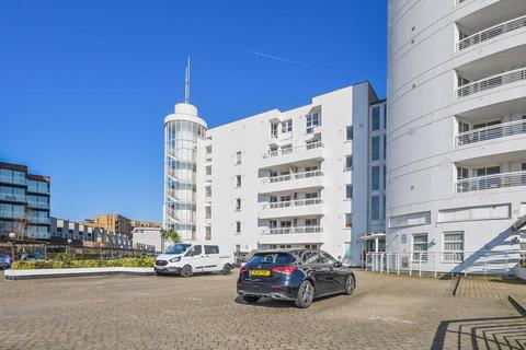 2 bedroom flat for sale, Barrier Point, Royal Docks, London, E16