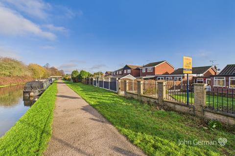 2 bedroom bungalow for sale, Halcyon Way, Burton-on-Trent