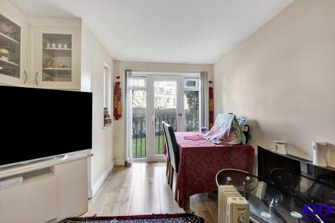 1 bedroom ground floor flat for sale, Burket Close, Southall