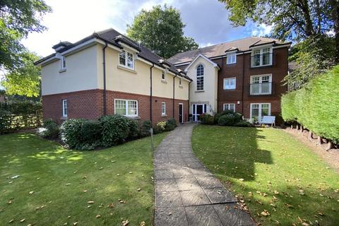 2 bedroom ground floor flat to rent, Oak Court, Solihull B91