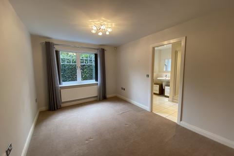 2 bedroom ground floor flat to rent, Oak Court, Solihull B91