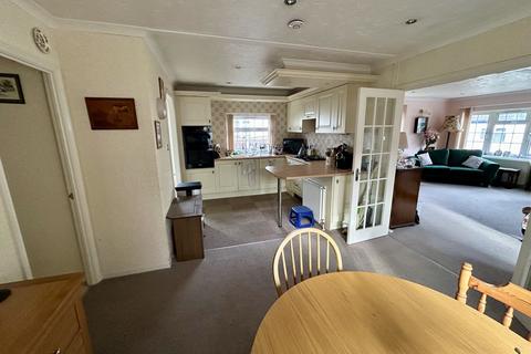 undefined, St Johns Park , Theobalds Park Road