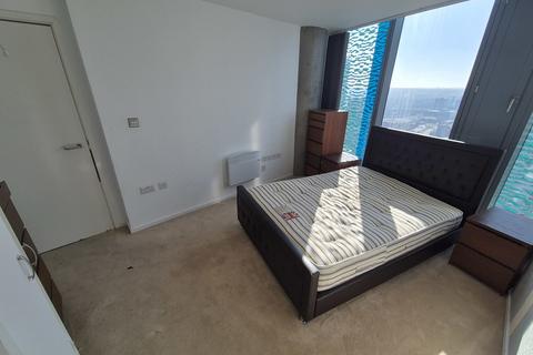 2 bedroom apartment to rent, Beetham Tower, Birmingham B1