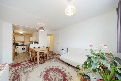 1 bedroom flat for sale, Casey Close, London NW8