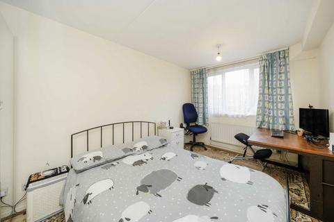 1 bedroom flat for sale, Casey Close, London NW8