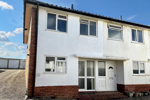 3 bedroom end of terrace house to rent, South Coast Road, Telscombe Cliffs, Peacehaven, BN10 7AF