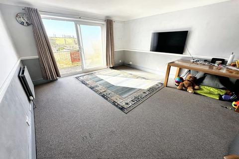 3 bedroom end of terrace house to rent, South Coast Road, Telscombe Cliffs, Peacehaven, BN10 7AF