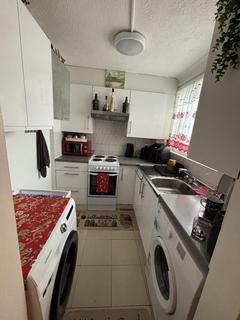 2 bedroom flat to rent, Wellington House, Hounslow TW4