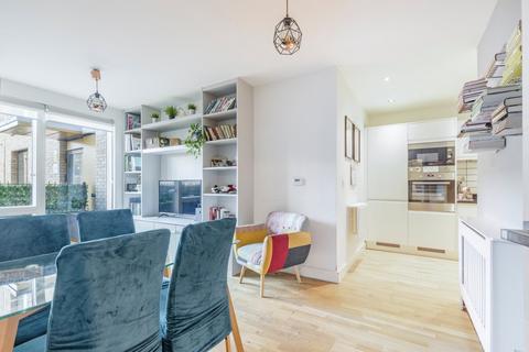 2 bedroom flat for sale, Steevens Court, 15 Guthridge Close, London