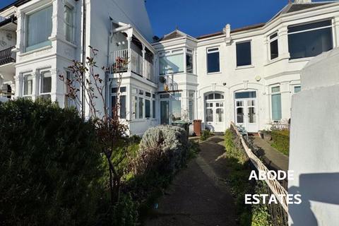 2 bedroom apartment for sale, * SUPER SEA VIEWS TO KENT COAST *Clifton Drive, Westcliff-On-Sea