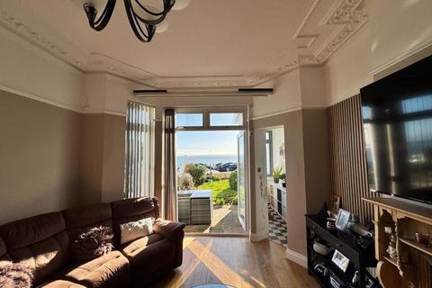 2 bedroom apartment for sale, * SUPER SEA VIEWS TO KENT COAST *Clifton Drive, Westcliff-On-Sea