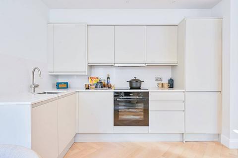 1 bedroom flat to rent, Hamlet Gardens, Ravenscourt Park, London, W6