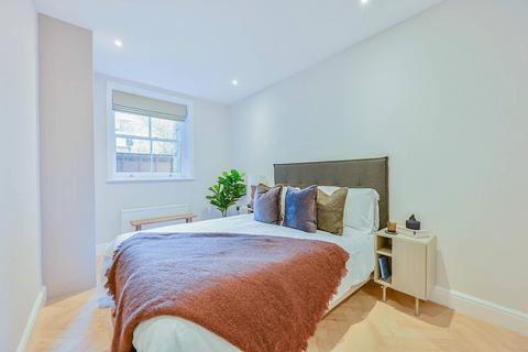 3 bedroom flat to rent, Hamlet Gardens, Ravenscourt Park, London, W6