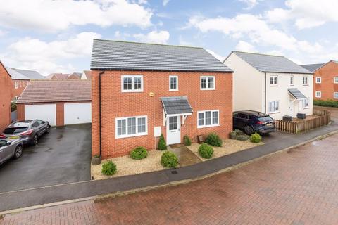 4 bedroom detached house for sale, Foxtail Crescent, Banbury