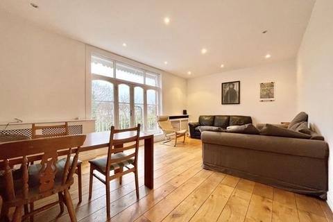 4 bedroom apartment to rent, West Bank, N16