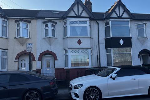 5 bedroom property to rent, Willoughby Lane, London N17