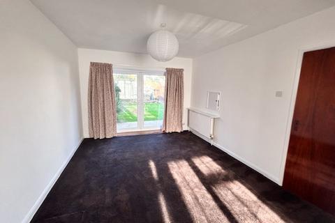 3 bedroom semi-detached house to rent, Aragon Avenue, Thames Ditton, Surrey