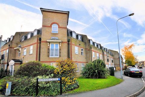 2 bedroom flat to rent, Howard Close, Waltham Abbey