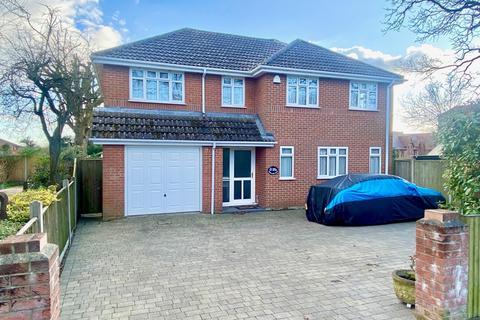 4 bedroom detached house for sale, Highlands Road, Fareham PO15