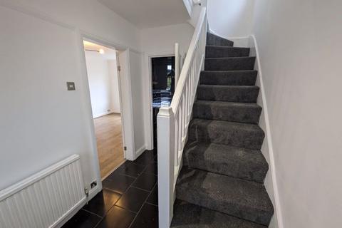 3 bedroom semi-detached house to rent, Claife Avenue, Manchester