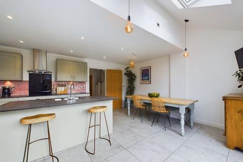 2 Badger Close, Langport, TA10 9FJ