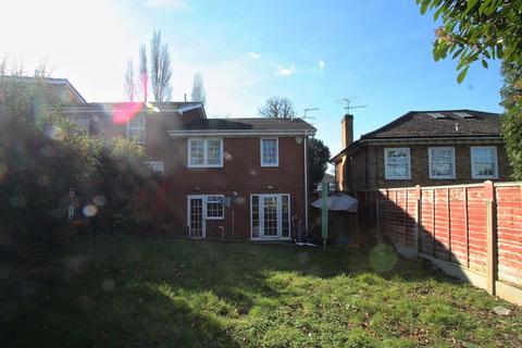 4 bedroom semi-detached house for sale, Pickwick Place, Harrow