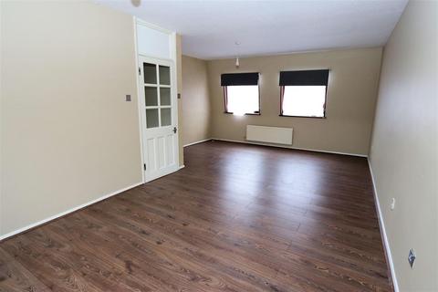 1 bedroom flat to rent, Redgrove House, Epping