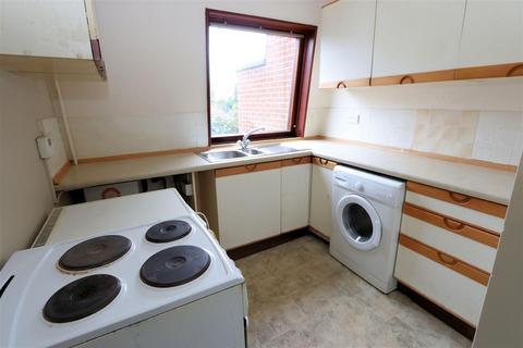 1 bedroom flat to rent, Redgrove House, Epping