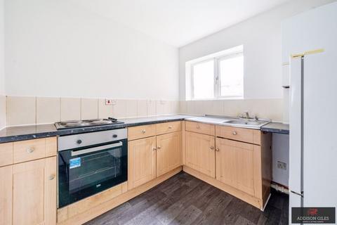 2 bedroom flat for sale, Kingsmead House, Thirkleby Close, Slough, SL1