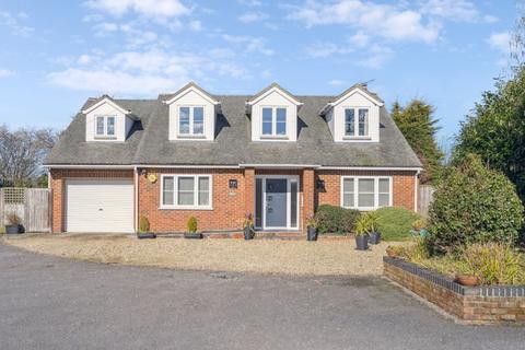 4 bedroom detached house for sale, Robins Drive, High Wycombe HP12