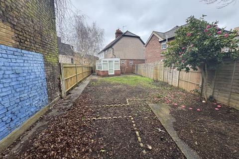 5 Lynch Close, Uxbridge, UB8 2TG