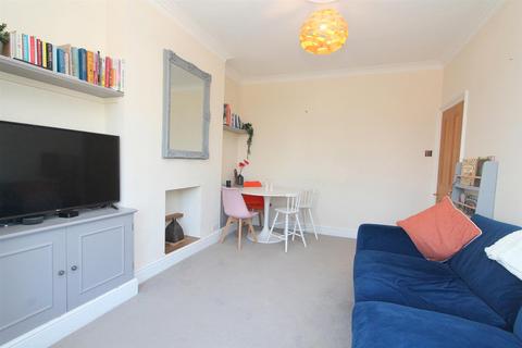 2 bedroom flat for sale, Cotswold Road, Sutton SM2