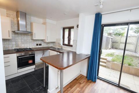 3 bedroom end of terrace house to rent, Hanover Avenue, London, E16