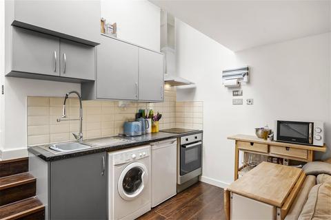 2 bedroom apartment to rent, London SW6