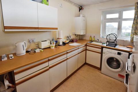 2 bedroom flat for sale, Northenden Road, Sale, Greater Manchester, M33