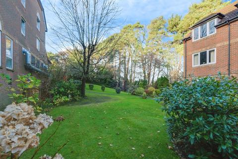 2 bedroom apartment for sale, Park View Court, Queens Park BH8