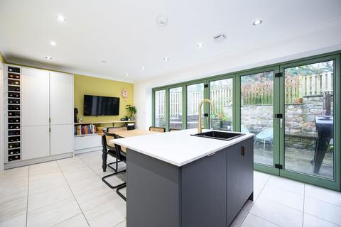 5 The Oaks, Llangattock, Crickhowell, NP8 1QA
