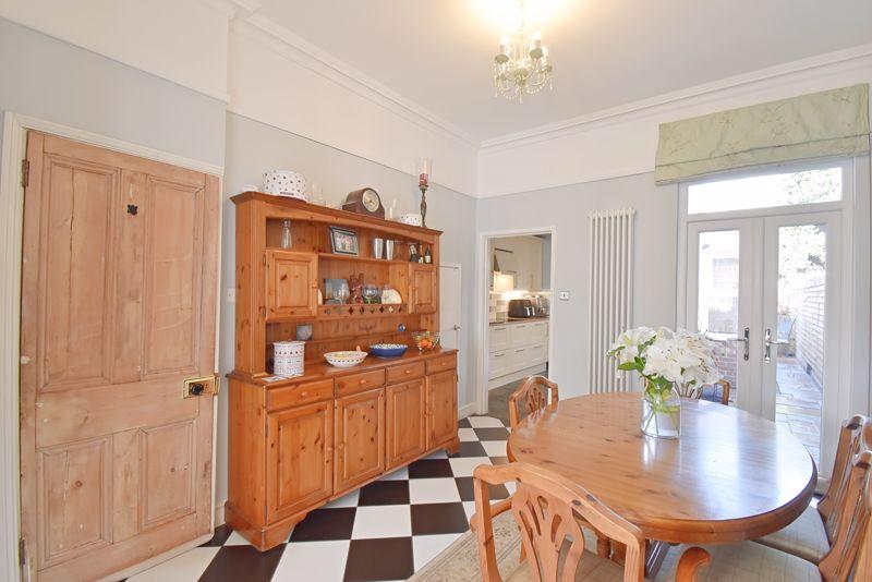 Sitting/Dining Room