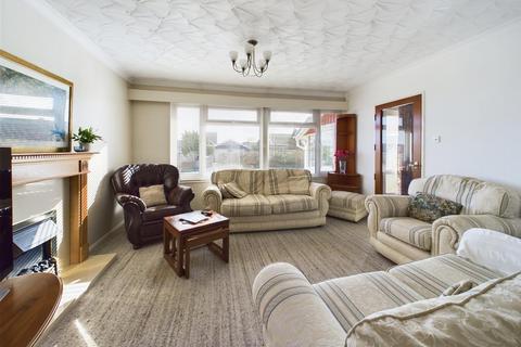4 bedroom bungalow for sale, 18 Westhill Avenue, Milford Haven